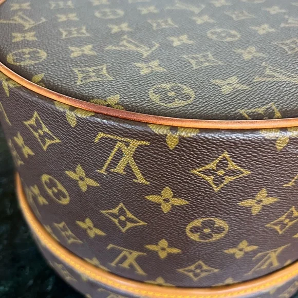 Louis Vuitton Hat Box Monogram Boite Chapo 30 with address tag and 2 keys - Picture 12 of 14